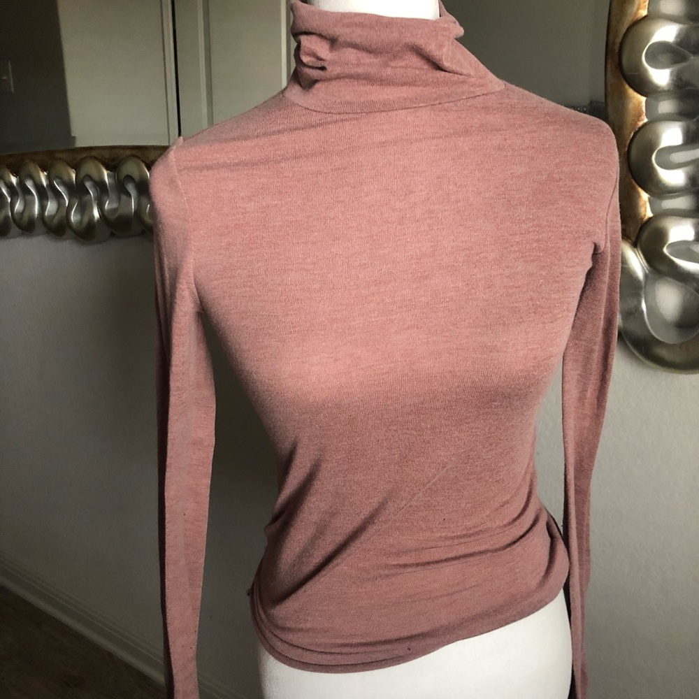 Soft turtleneck 💕